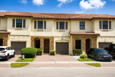 Adosado en venta en Homestead, Florida, 3 dormitorios, 152.73 m2 № 2320454 - foto 2