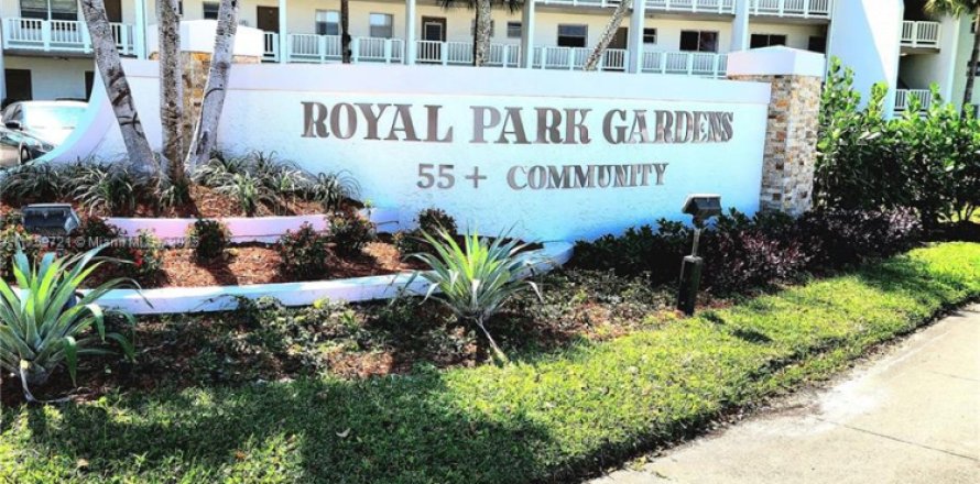 Condo in Pompano Beach, Florida, 2 bedrooms № 1707553