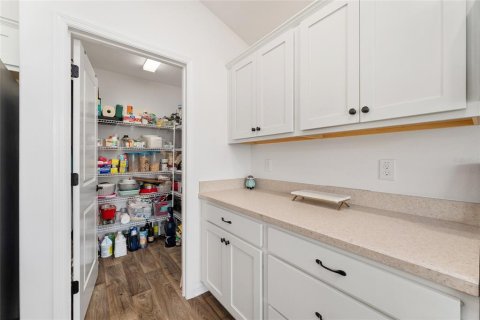 House in The Villages, Florida 3 bedrooms, 131.83 sq.m. № 1796185 - photo 10