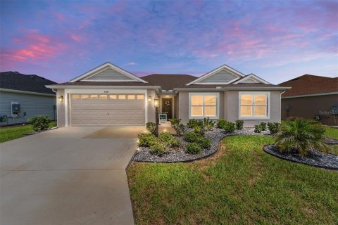House in The Villages, Florida 3 bedrooms, 131.83 sq.m. № 1796185 - photo 1