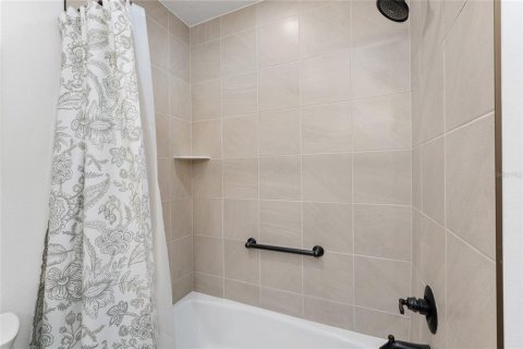 House in The Villages, Florida 3 bedrooms, 131.83 sq.m. № 1796185 - photo 20