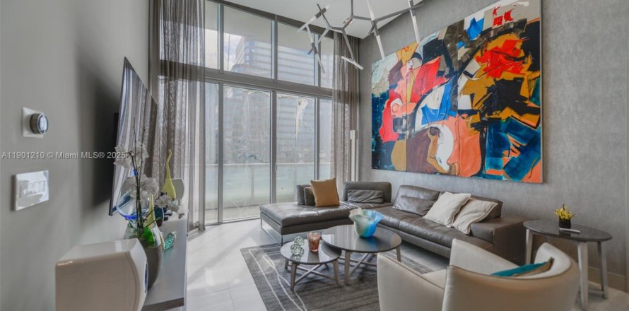 Condominio en Miami, Florida, 2 dormitorios  № 1952326
