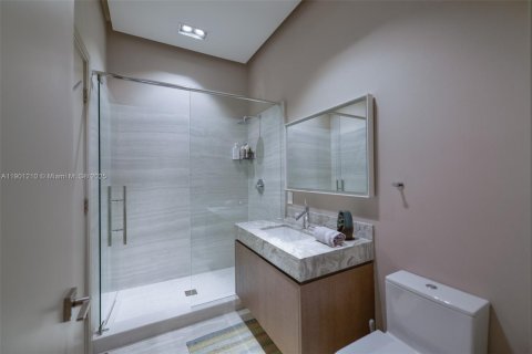 Condominio en venta en Miami, Florida, 2 dormitorios, 116.59 m2 № 1952326 - foto 13