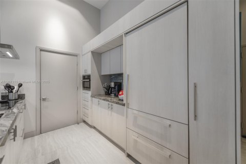 Condominio en venta en Miami, Florida, 2 dormitorios, 116.59 m2 № 1952326 - foto 10