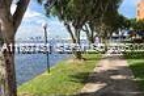 Condo in Miami, Florida, 2 bedrooms  № 1986881 - photo 4