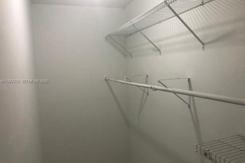 Condo in Miami, Florida, 2 bedrooms  № 1986881 - photo 15