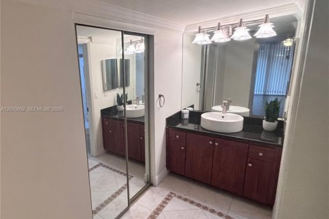 Купить кондоминиум в Тамарак, Флорида 2 спальни, 96.62м2, № 2073073 - фото 8