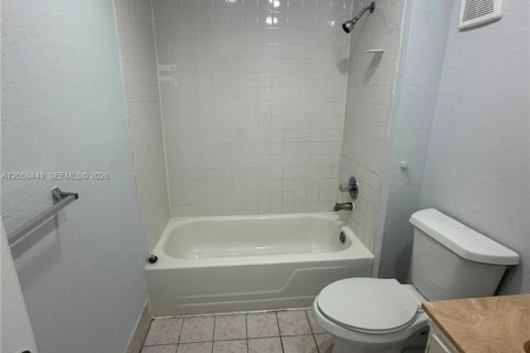 Copropriété à louer à Tamarac, Floride: 2 chambres, 88.16 m2 № 2292685 - photo 14