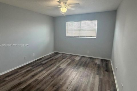 Copropriété à louer à Tamarac, Floride: 2 chambres, 88.16 m2 № 2292685 - photo 8