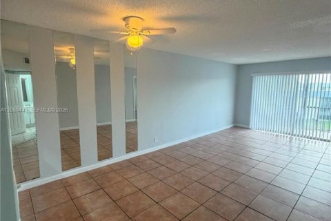 Copropriété à louer à Tamarac, Floride: 2 chambres, 88.16 m2 № 2292685 - photo 9