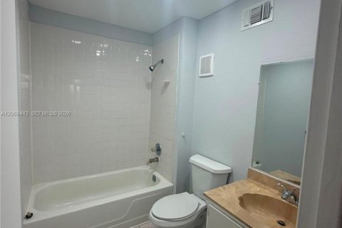 Copropriété à louer à Tamarac, Floride: 2 chambres, 88.16 m2 № 2292685 - photo 15