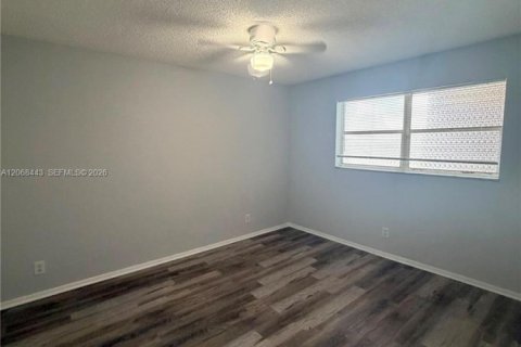 Copropriété à louer à Tamarac, Floride: 2 chambres, 88.16 m2 № 2292685 - photo 7