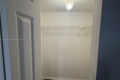 Copropriété à louer à Tamarac, Floride: 2 chambres, 88.16 m2 № 2292685 - photo 10