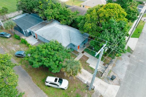 House in Delray Beach, Florida 1 bedroom, 46.45 sq.m. № 1888896 - photo 11