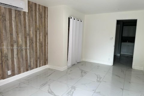 House in Delray Beach, Florida 1 bedroom, 46.45 sq.m. № 1888896 - photo 3
