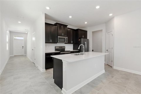 Villa ou maison à louer à Kissimmee, Floride: 3 chambres, 182.09 m2 № 1833580 - photo 7