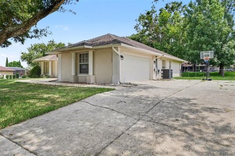 House in Clermont, Florida 3 bedrooms, 158.49 sq.m. № 2236290 - photo 5