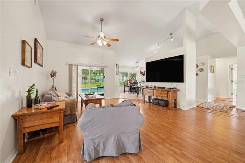 House in Clermont, Florida 3 bedrooms, 158.49 sq.m. № 2236290 - photo 7
