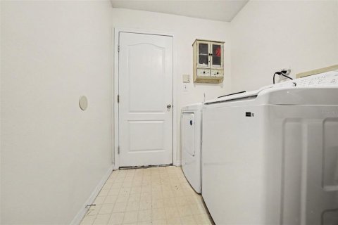 House in Clermont, Florida 3 bedrooms, 158.49 sq.m. № 2236290 - photo 22