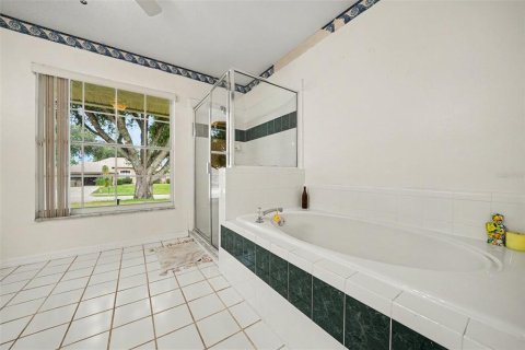 House in Clermont, Florida 3 bedrooms, 158.49 sq.m. № 2236290 - photo 20