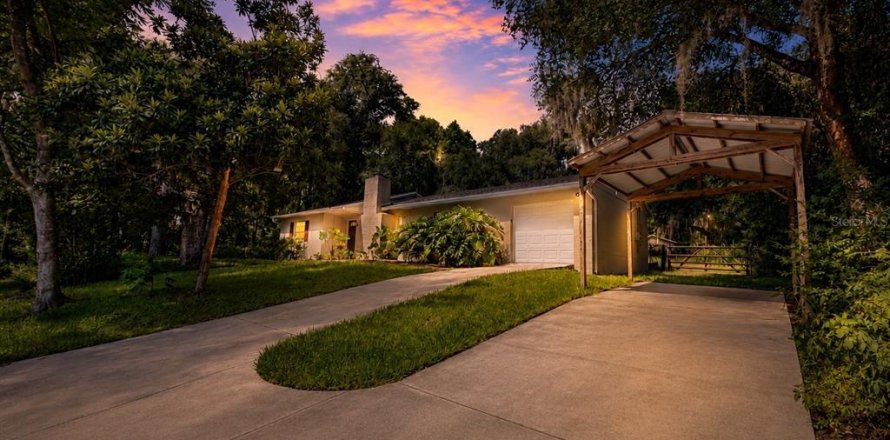 Villa ou maison à DeLand, Floride 3 chambres, 117.43 m2 № 2314728