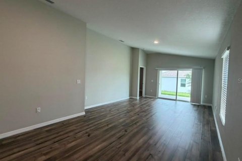 House in Haines City, Florida 3 bedrooms, 150.04 sq.m. № 2284684 - photo 11