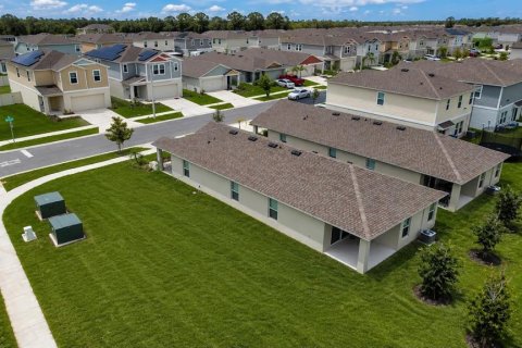 House in Haines City, Florida 3 bedrooms, 150.04 sq.m. № 2284684 - photo 2
