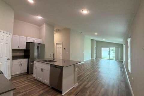 House in Haines City, Florida 3 bedrooms, 150.04 sq.m. № 2284684 - photo 7