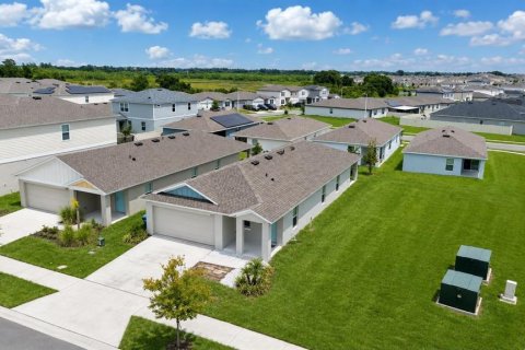 House in Haines City, Florida 3 bedrooms, 150.04 sq.m. № 2284684 - photo 3