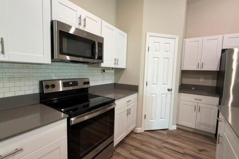House in Haines City, Florida 3 bedrooms, 150.04 sq.m. № 2284684 - photo 8