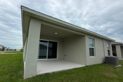 House in Haines City, Florida 3 bedrooms, 150.04 sq.m. № 2284684 - photo 27