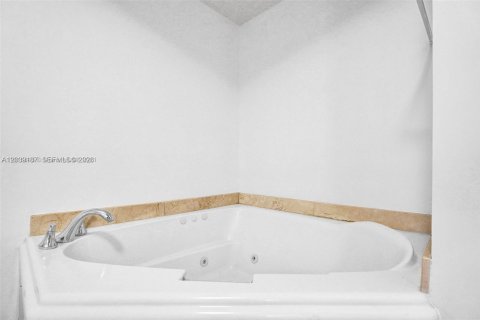 Copropriété à louer à Sunny Isles Beach, Floride: 3 chambres, 134.62 m2 № 2089551 - photo 25