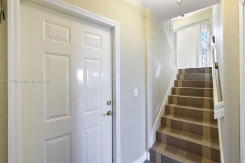 Adosado en venta en Fort Myers, Florida, 3 dormitorios, 226.31 m2 № 1503605 - foto 5