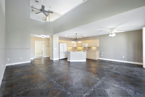 Adosado en venta en Fort Myers, Florida, 3 dormitorios, 226.31 m2 № 1503605 - foto 8