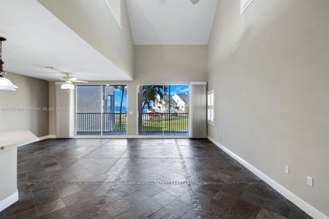 Adosado en venta en Fort Myers, Florida, 3 dormitorios, 226.31 m2 № 1503605 - foto 18