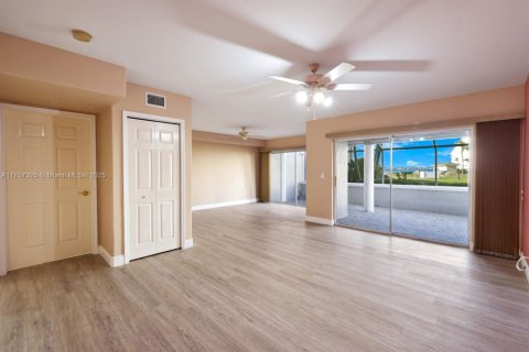 Adosado en venta en Fort Myers, Florida, 3 dormitorios, 226.31 m2 № 1503605 - foto 9