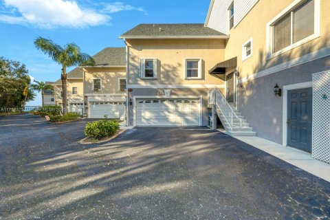 Adosado en venta en Fort Myers, Florida, 3 dormitorios, 226.31 m2 № 1503605 - foto 4