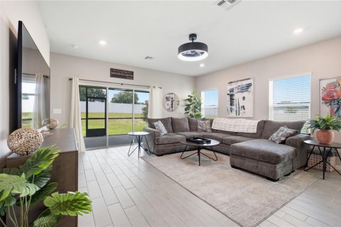 House in Ocala, Florida 3 bedrooms, 163.04 sq.m. № 2220060 - photo 10