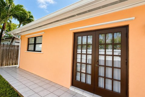 Villa ou maison à vendre à Miami, Floride: 5 chambres, 176.79 m2 № 2349010 - photo 24