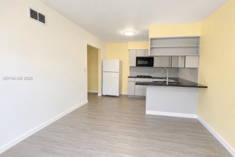 Villa ou maison à vendre à Miami, Floride: 5 chambres, 176.79 m2 № 2349010 - photo 28
