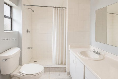 Villa ou maison à vendre à Miami, Floride: 5 chambres, 176.79 m2 № 2349010 - photo 11