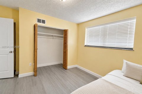 Villa ou maison à vendre à Miami, Floride: 5 chambres, 176.79 m2 № 2349010 - photo 29