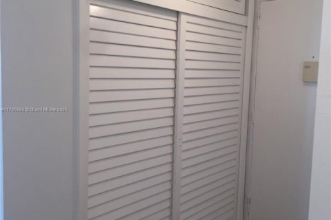 Copropriété à vendre à Miami, Floride: 1 chambre, 73.11 m2 № 1940755 - photo 14