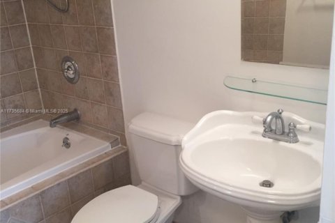 Copropriété à vendre à Miami, Floride: 1 chambre, 73.11 m2 № 1940755 - photo 10