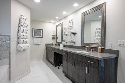 Купить кондоминиум в Холливуд, Флорида 3 спальни, 293.66м2, № 1986356 - фото 16