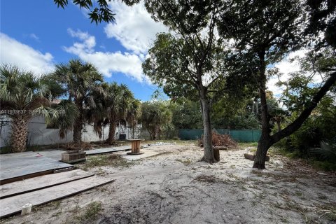 Снять в аренду виллу или дом в Уэст-Палм-Бич, Флорида 3 спальни, 110.74м2, № 1992295 - фото 27