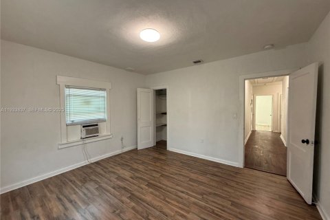 Снять в аренду виллу или дом в Уэст-Палм-Бич, Флорида 3 спальни, 110.74м2, № 1992295 - фото 14