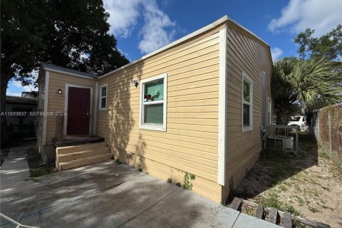 Снять в аренду виллу или дом в Уэст-Палм-Бич, Флорида 3 спальни, 110.74м2, № 1992295 - фото 21