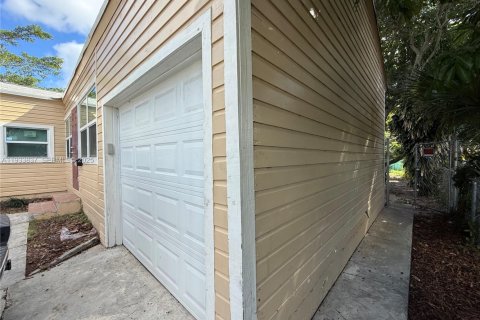 Снять в аренду виллу или дом в Уэст-Палм-Бич, Флорида 3 спальни, 110.74м2, № 1992295 - фото 5