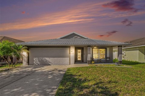 Villa ou maison à Ruskin, Floride 4 chambres, 149.2 m2 № 2402955